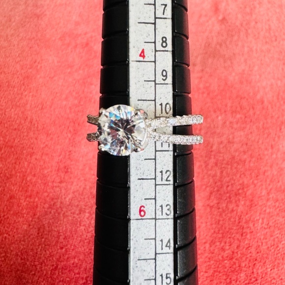 Enchanting Moissanite Solitaire Diamond Ring 925 sterling silver Handmade Size 5 - Picture 7 of 7